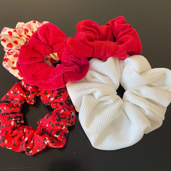 5 for $20: American Eagle scrunchies - Picture 2 of 8